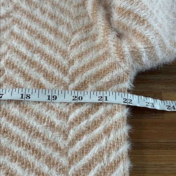 Cozy Chunky Tan Chevron Knit Cardigan Women's Size S Yellow - Picture 7 of 9